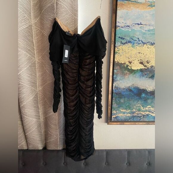 black dress with nude lining and closure on the back, new dress with tags - Picture 7 of 15